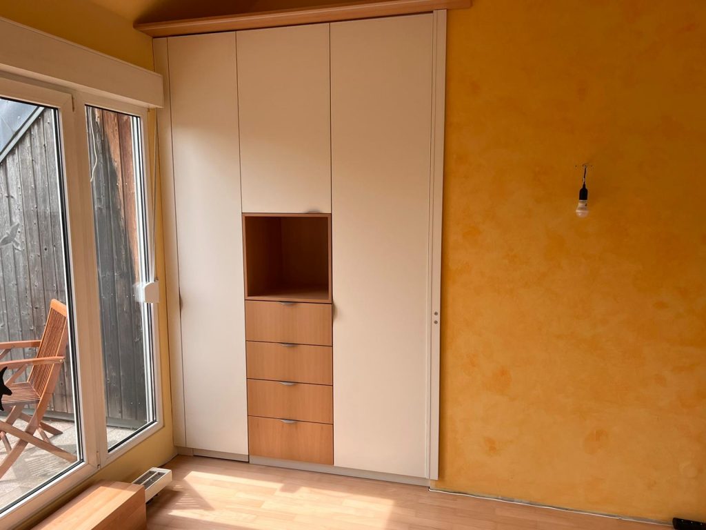 Schrank mit Abstellkammer