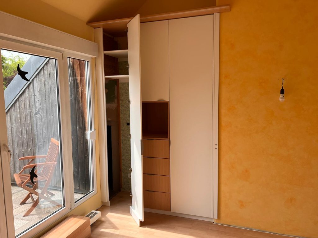 Schrank mit Abstellkammer