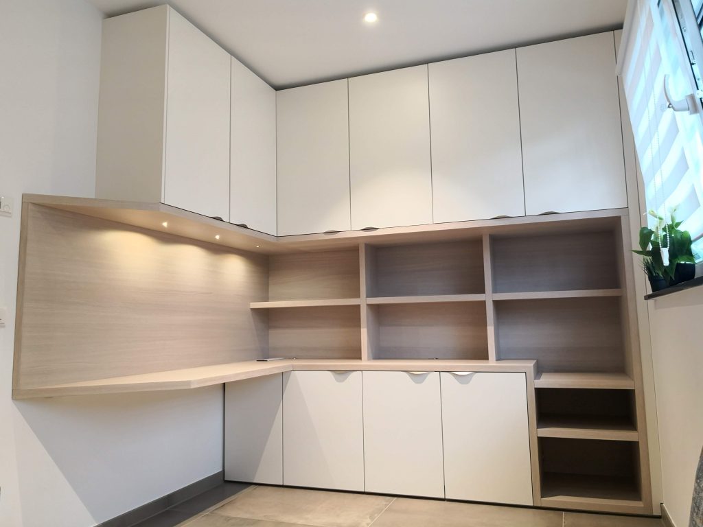 Arbeitszimmer eingebaut