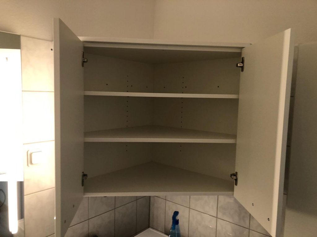 Badschrank Trapezförmig