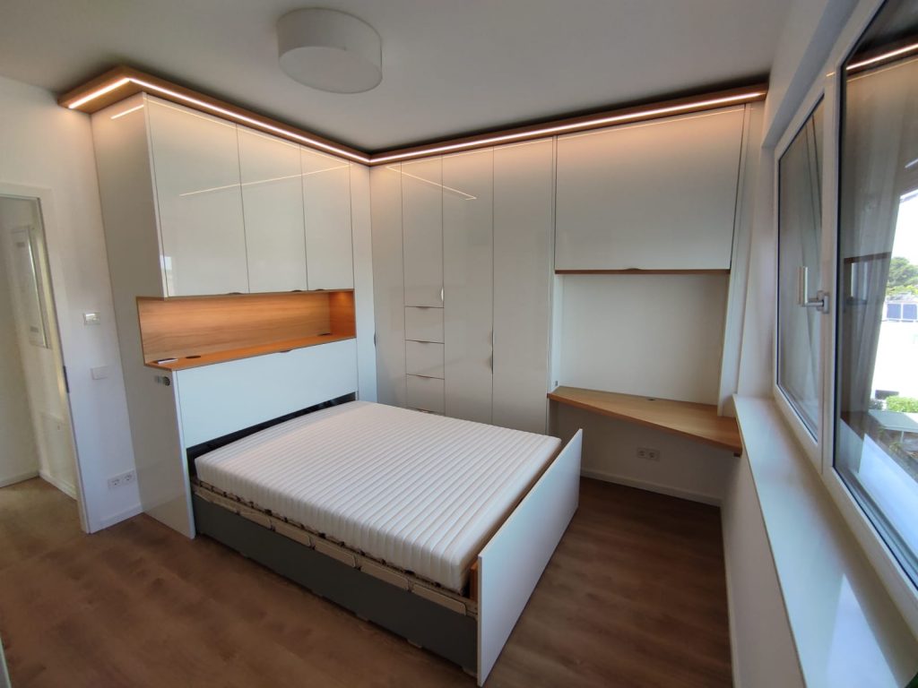 Belitec Schrankbett, per Knopfdruck ausfahrbar