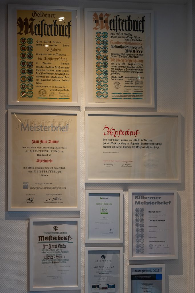 Meisterbriefe von 3 Generationen Tischler