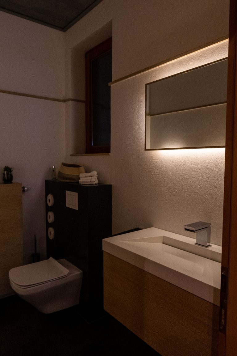 Badspiegel hinterleuchtet