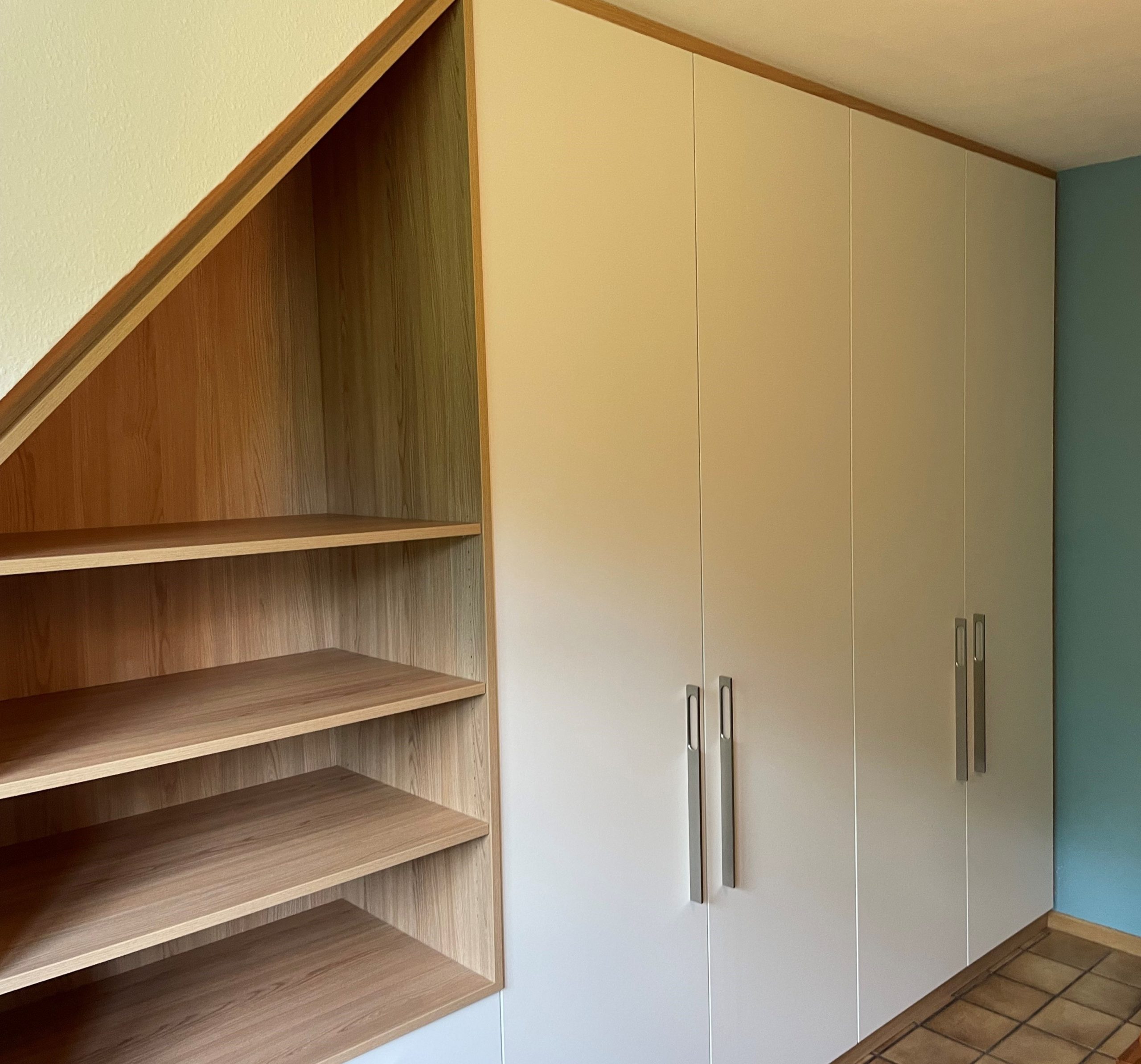 Dachschrägenschrank