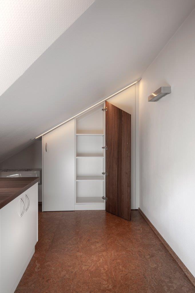 Dachschraegenschrank fuer Aktenordner