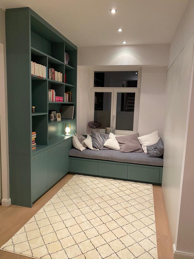 Einbaugarderobe mit Kabelführung