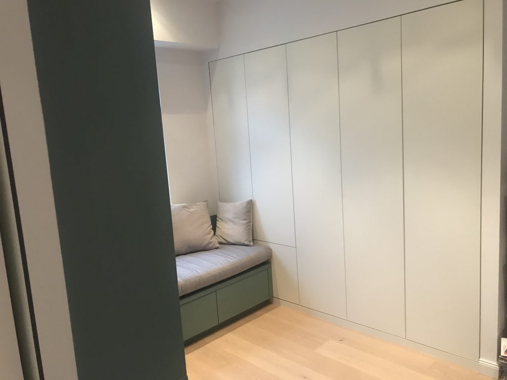 Einbaugarderobe weiß