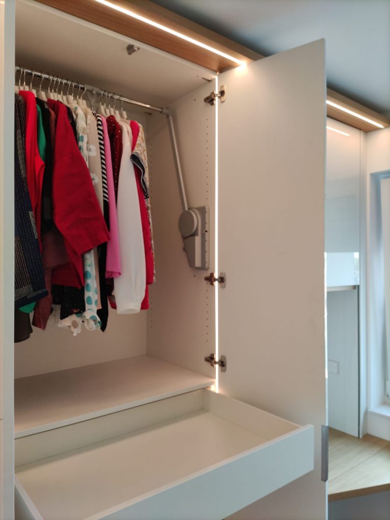 Einbauschrank beleuchtete Schrankseiten