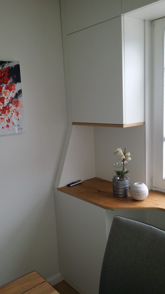 Geschirrschrank