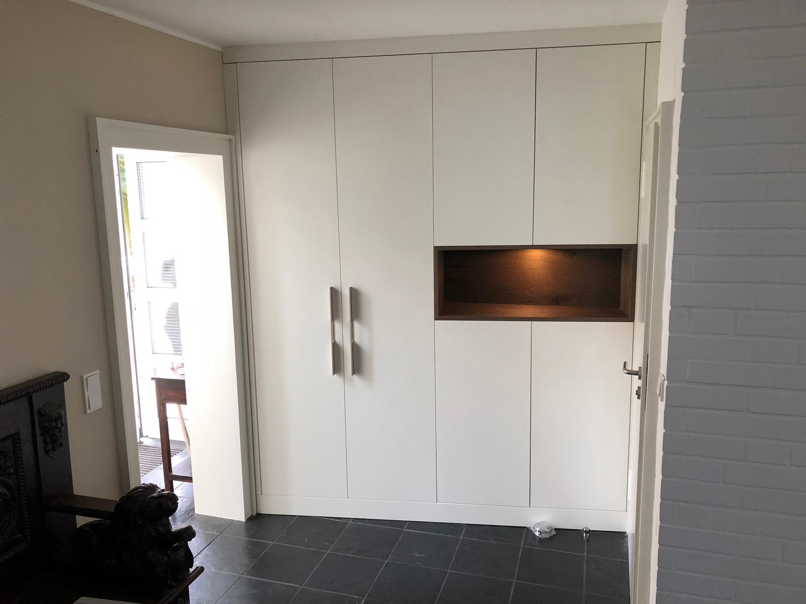 Einbaugarderobe schräg