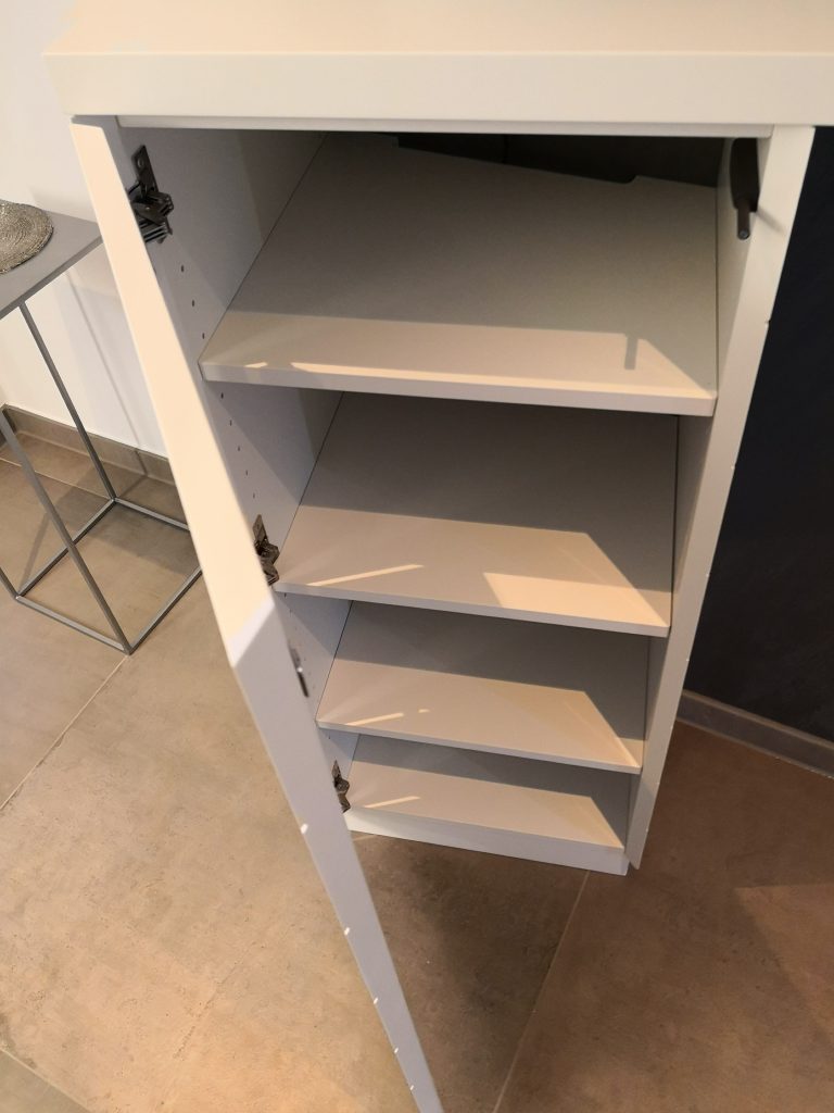 viel Platz im Telefonschrank