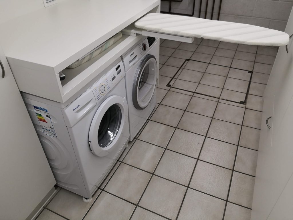 Waschmaschine im Hauswirtschaftsraum