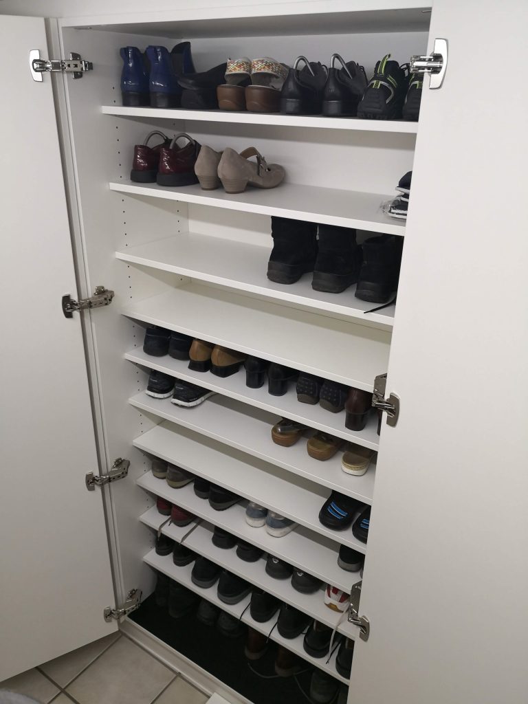 Schuhschrank im Hauswirtschaftsraum
