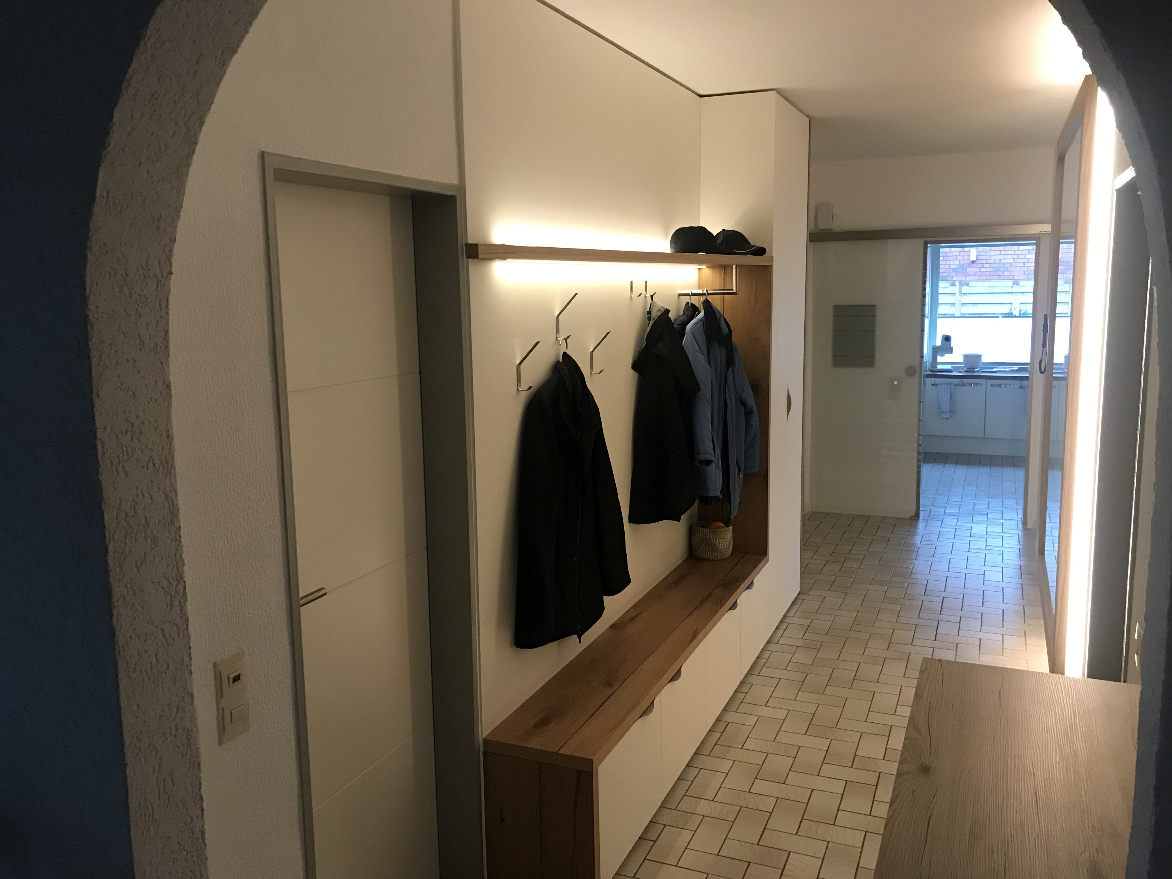 Garderobenschrank