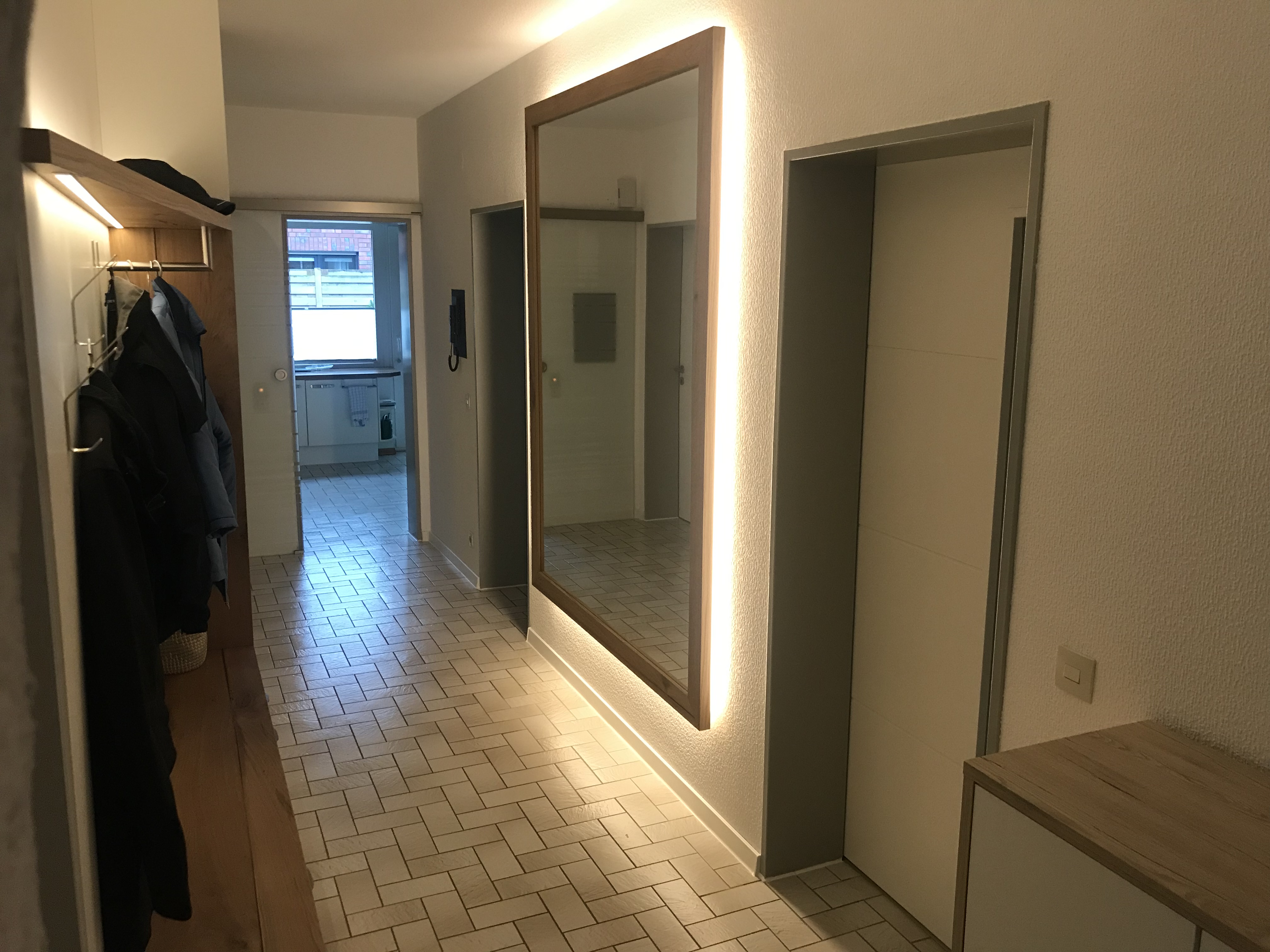 Garderobenschrank