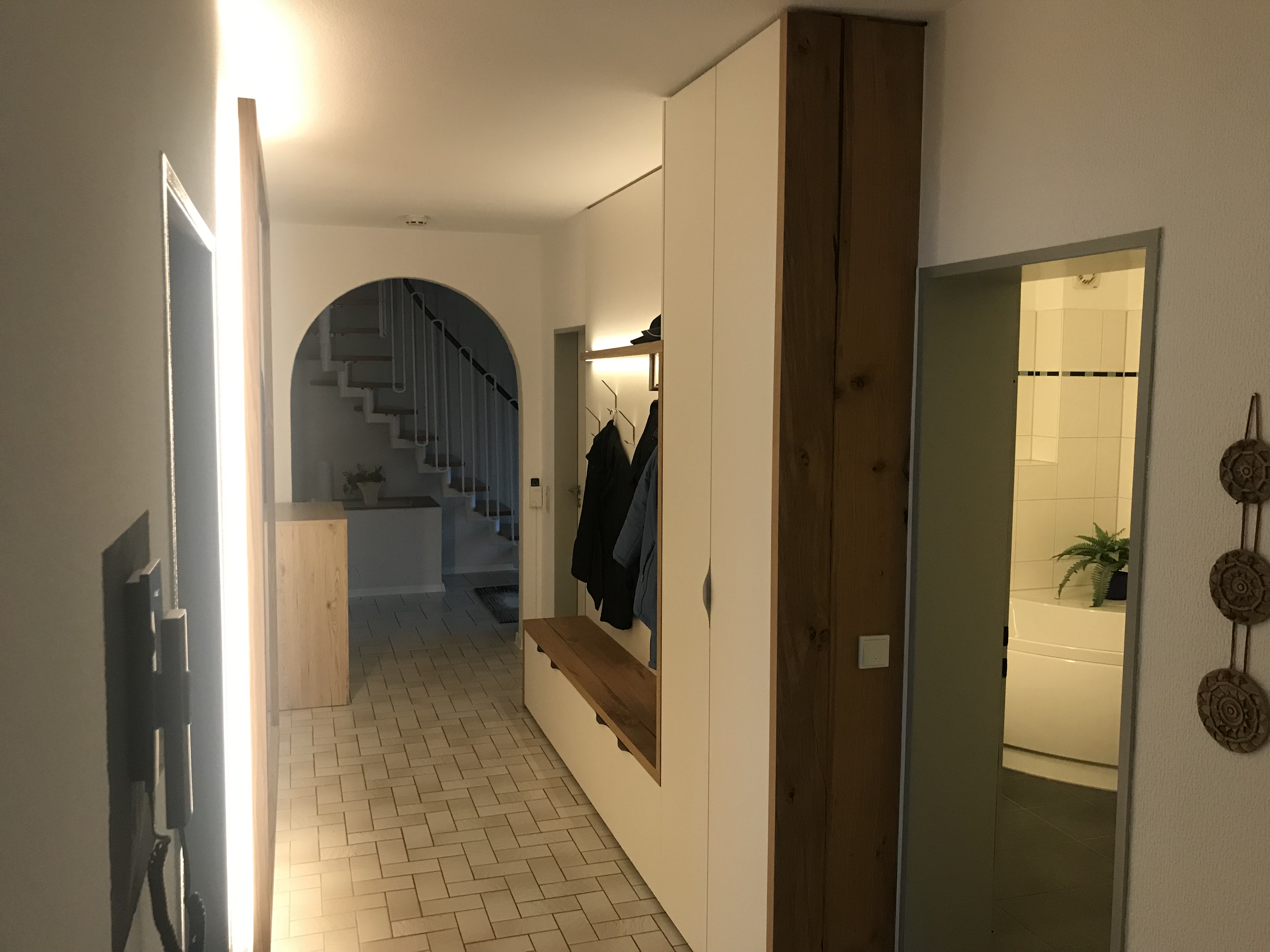 Garderobenschrank