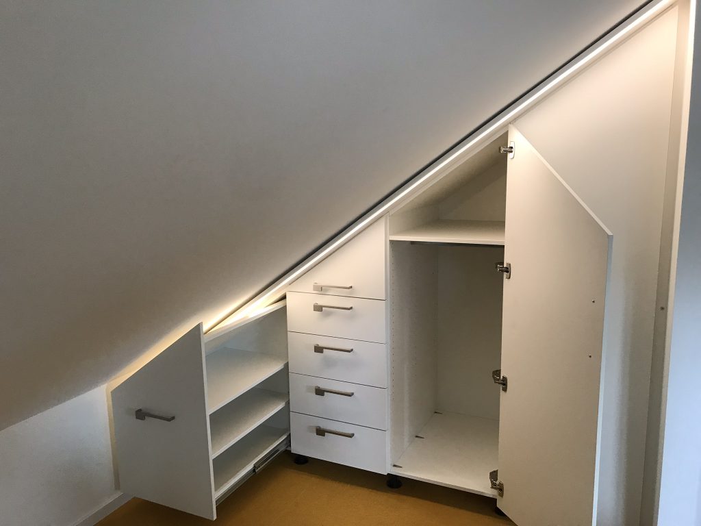 Dachschrägenschrank ausziehbar