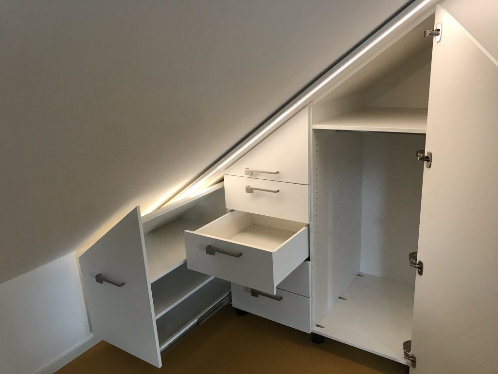 Dachschrägenschrank ausziehbar