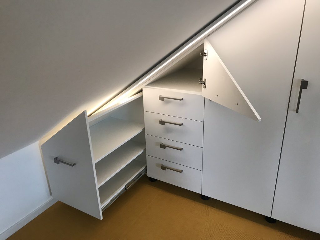 Dachschrägenschrank ausziehbar