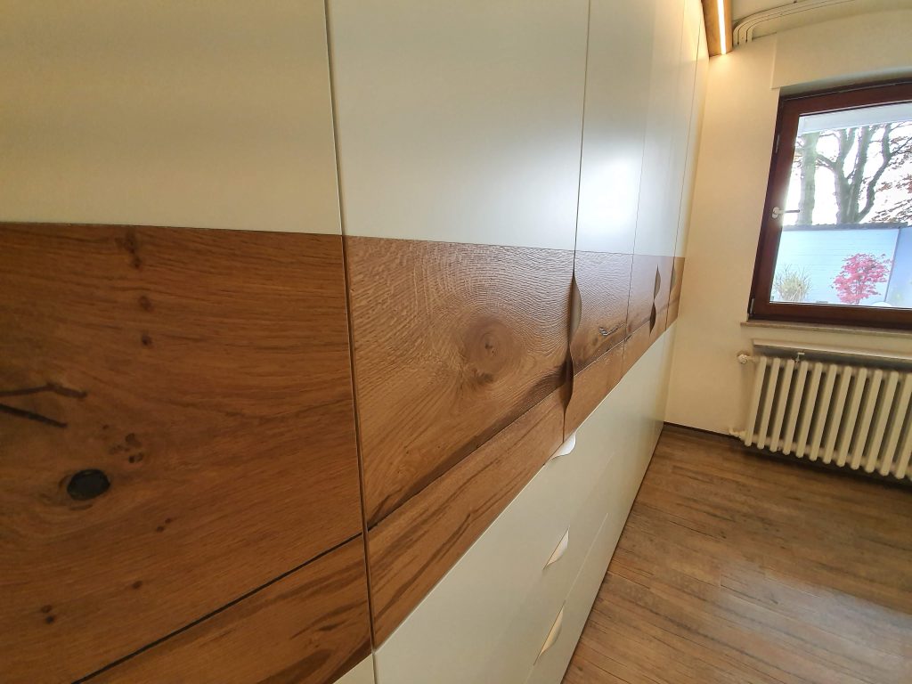 Kleiderscchrank