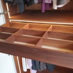 Kleiderschrank Schublade