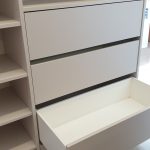 Kleiderschrank Schubladen
