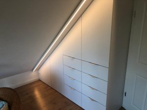 Kleiderschrank Schubladen