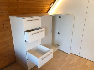 Kleiderschrank Schubladen