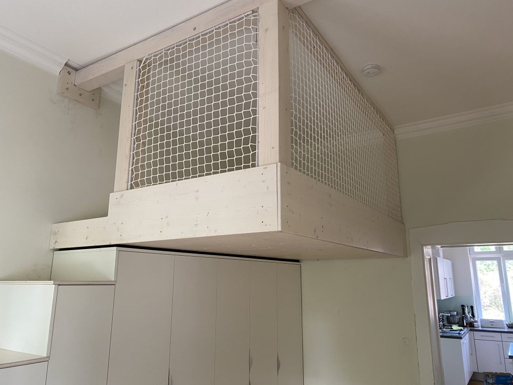 Schranktreppe zum Hochbett