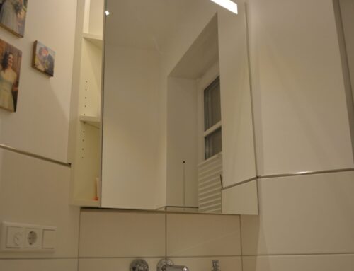 Badschrank Dreieckig oder Trapezförmig