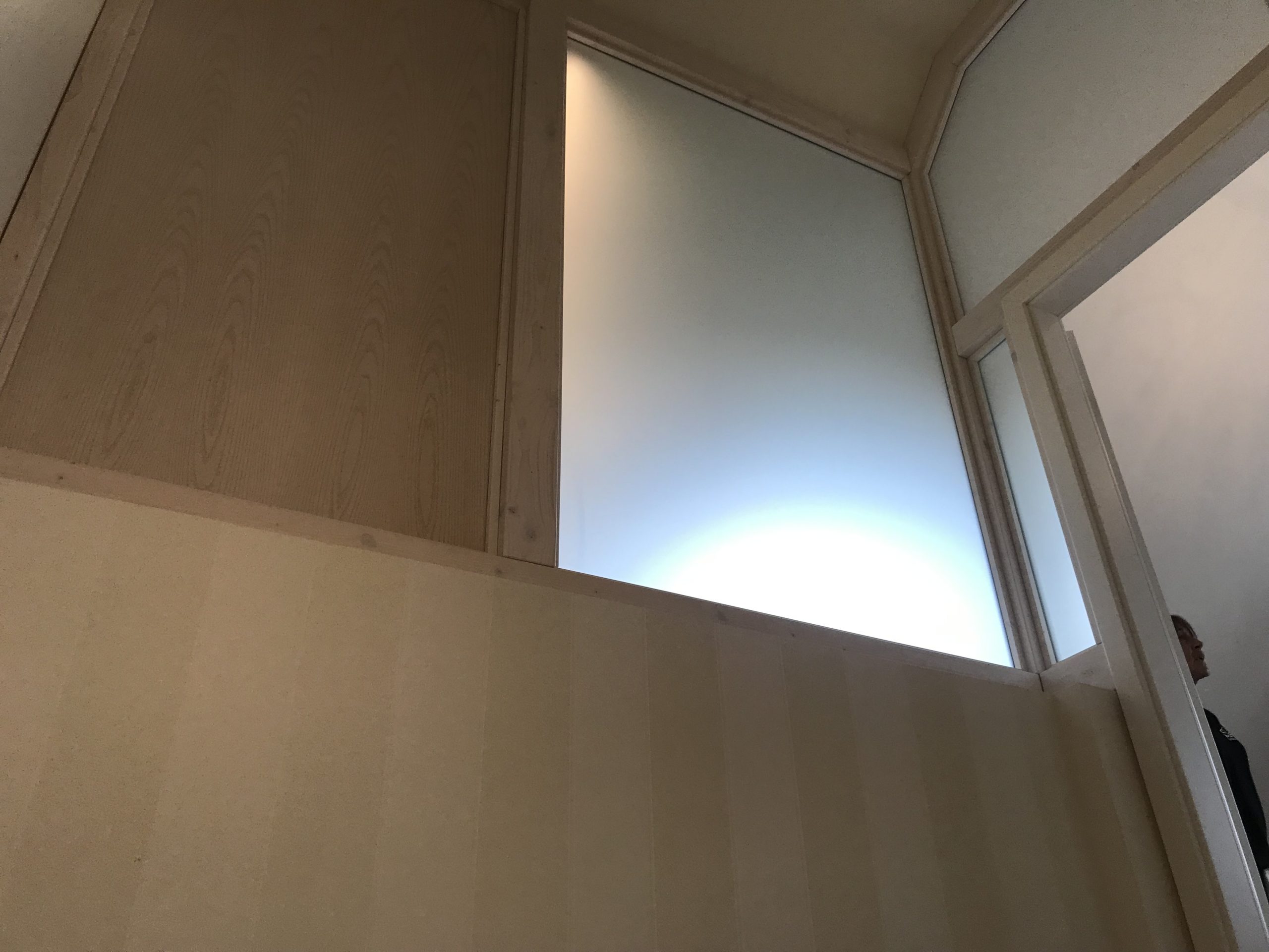 Spitzboden von Treppe aus
