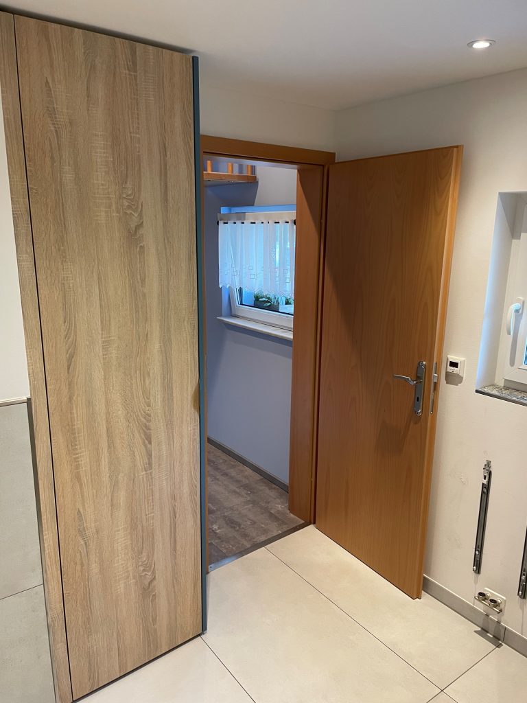 Stauraumschrank im Bad