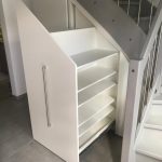 Treppenschrank mit Apothekerauszug