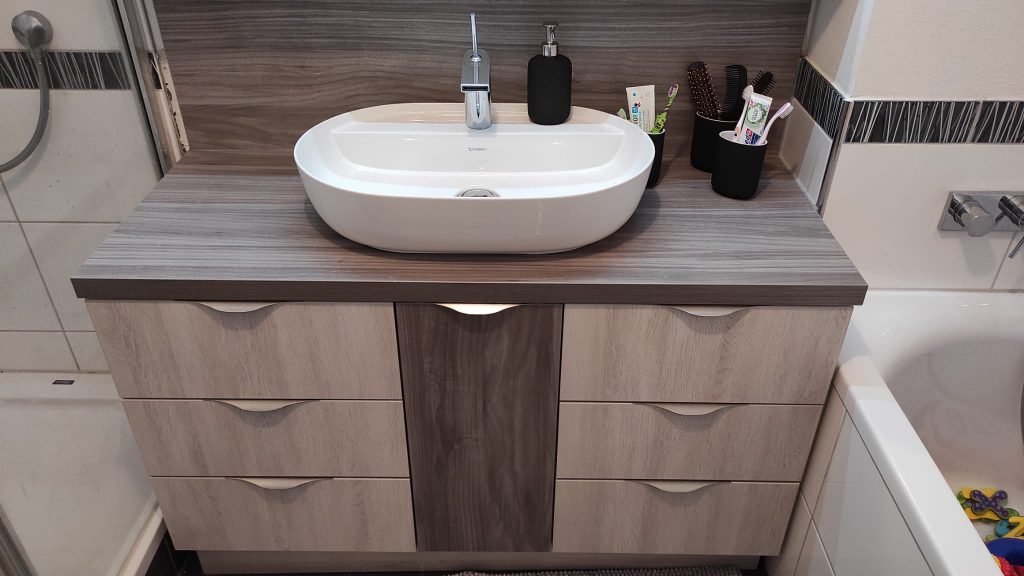 Waschtischunterschrank