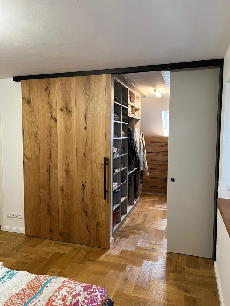 begehbarer Kleiderschrank oder Ankleide