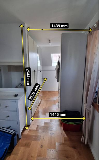 begehbarer Kleiderschrank Vorher